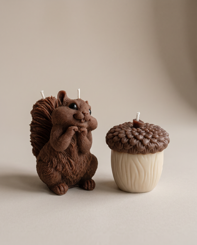 Eichhörnchen & Eichel Kerzenset in Schokobraun – The House of Nocturne